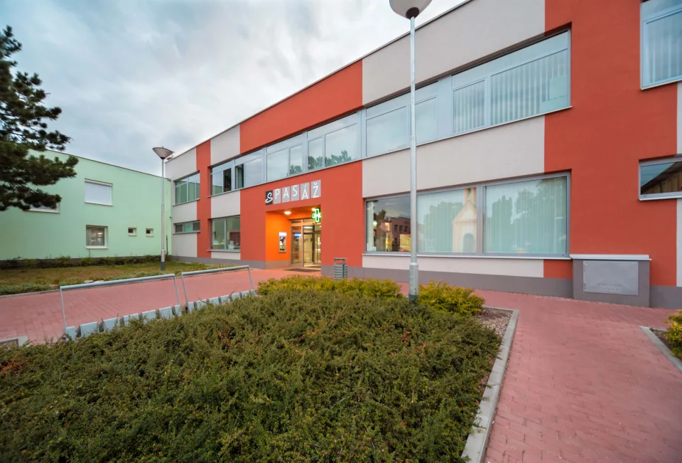 Sokolnice: polyfunkční centrum s pasáží – fotografie 2