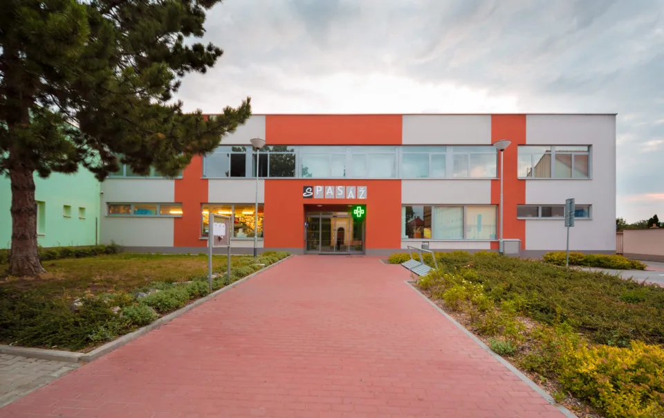 Sokolnice: polyfunkční centrum s pasáží – fotografie 5